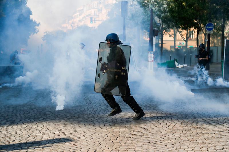 ?巴黎环保遊行变骚乱 164人被捕